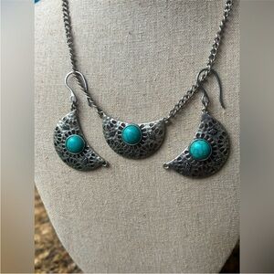 Faux Turquoise ( Howlite) Silver Tone Earrings and Choker Set Adjustable